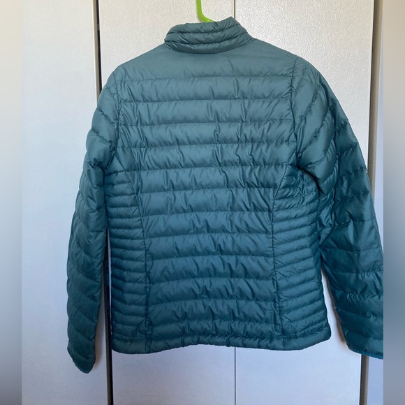 Woman’s medium Patagonia sage green down jacket - Picture 2 of 11